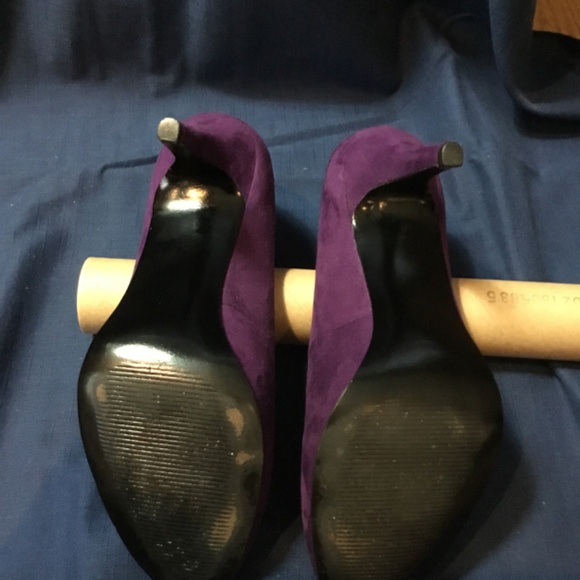 Ladies size 7.5M PURPLE suede dress shoes - Picture 5 of 5